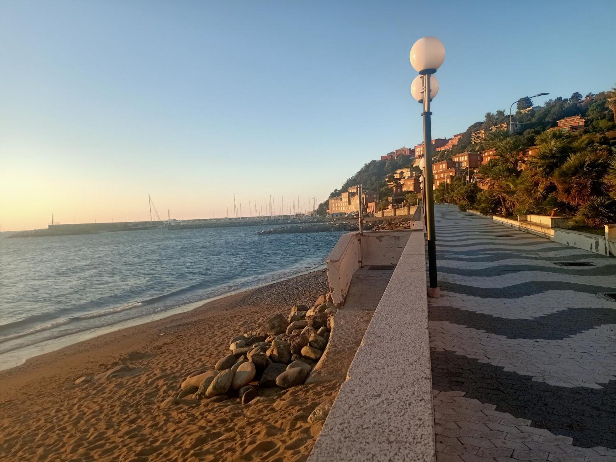 Hotel Serena Arenzano Luaran gambar