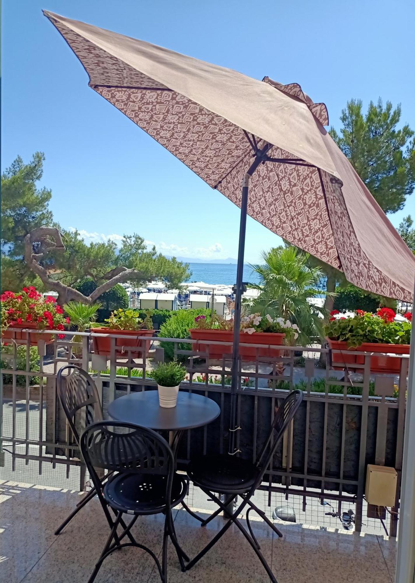 Hotel Serena Arenzano Luaran gambar