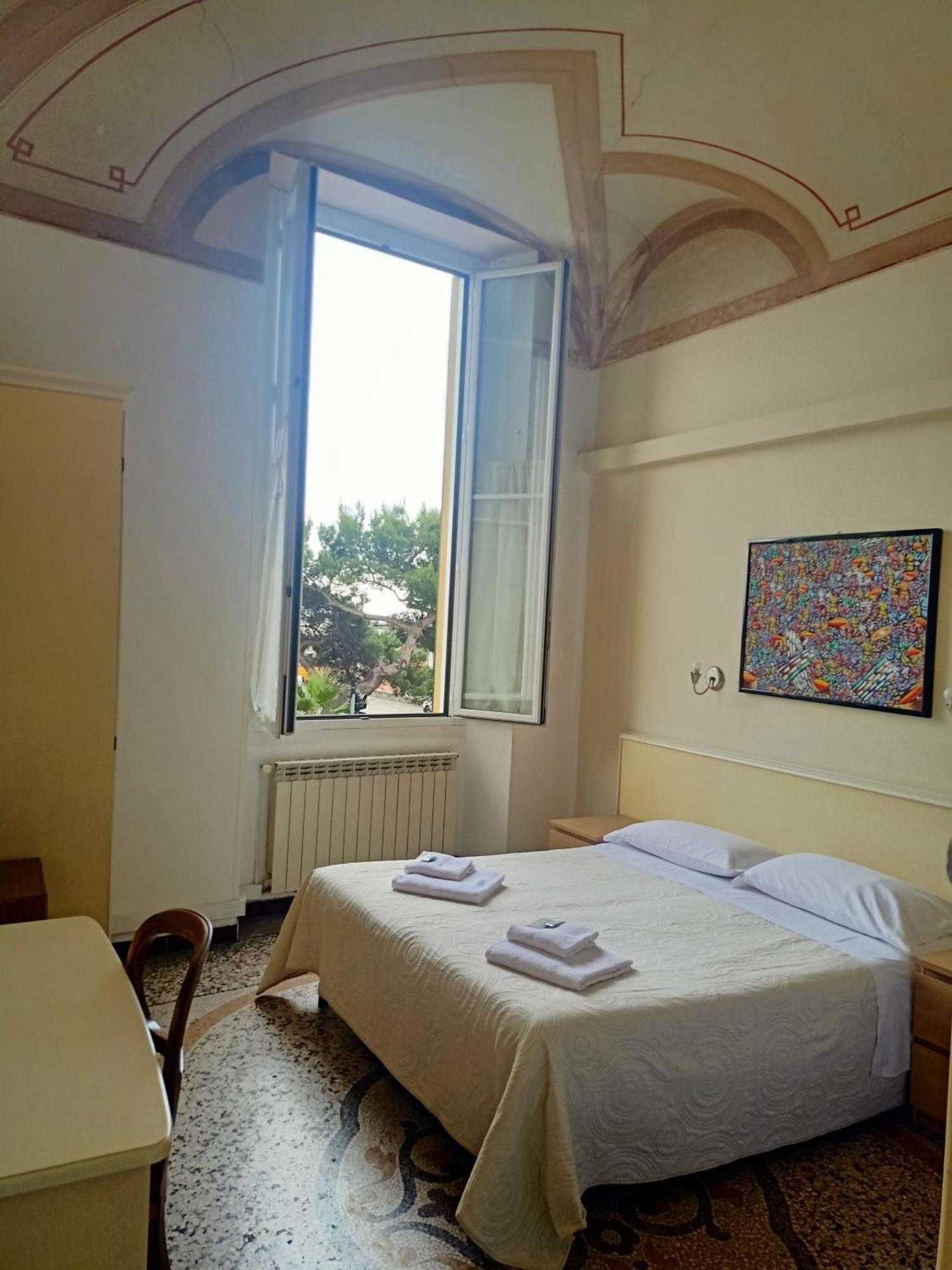 Hotel Serena Arenzano Bilik gambar