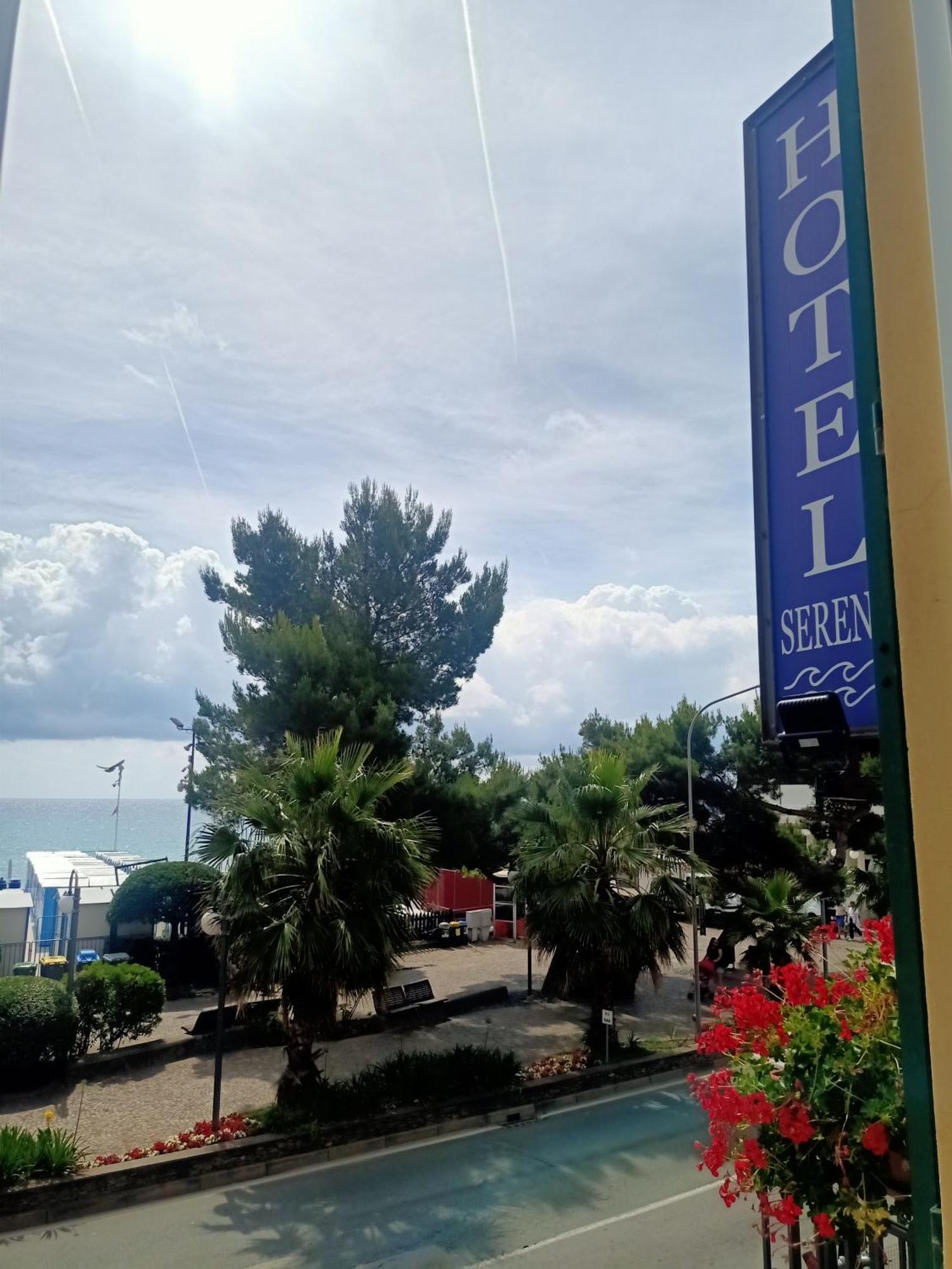 Hotel Serena Arenzano Luaran gambar